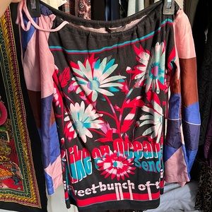 Unique custo barcelona graphic top funky